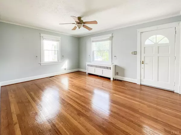 Lynchburg, VA 24502,1321 Saint Cloud AVE