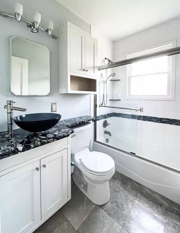 Lynchburg, VA 24502,1321 Saint Cloud AVE