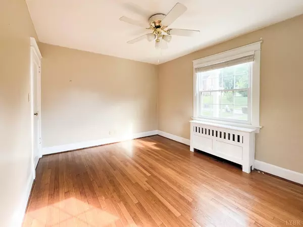 Lynchburg, VA 24502,1321 Saint Cloud AVE