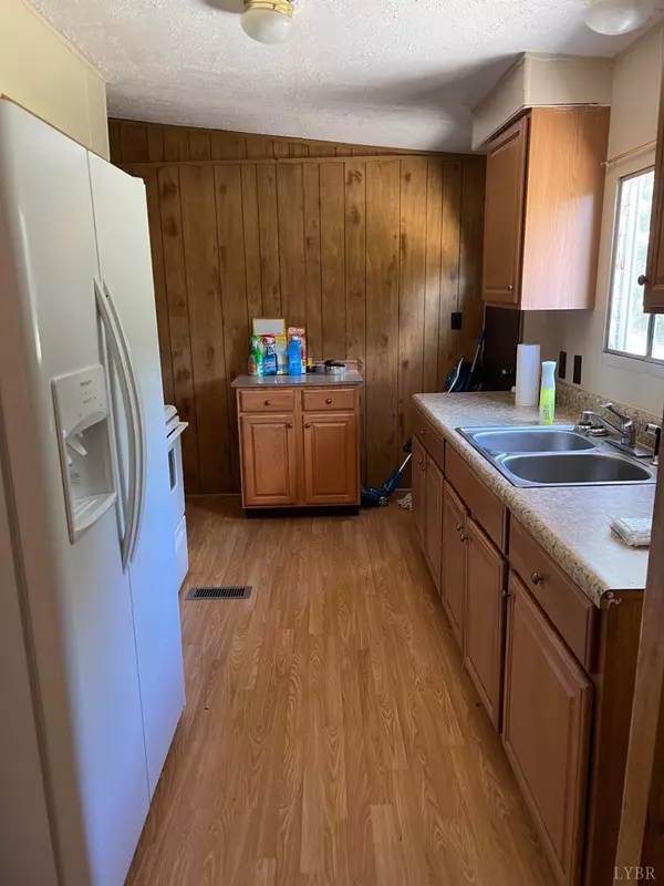 Rustburg, VA 24588,322 Warm Breeze LN