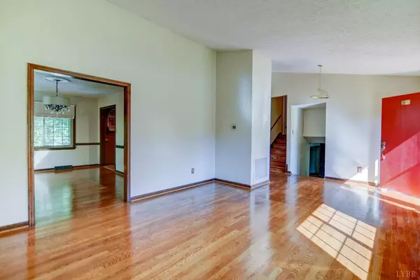 Lynchburg, VA 24502,193 Robinson DR