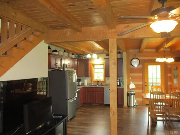 Vinton, VA 24179,3804 Saunders