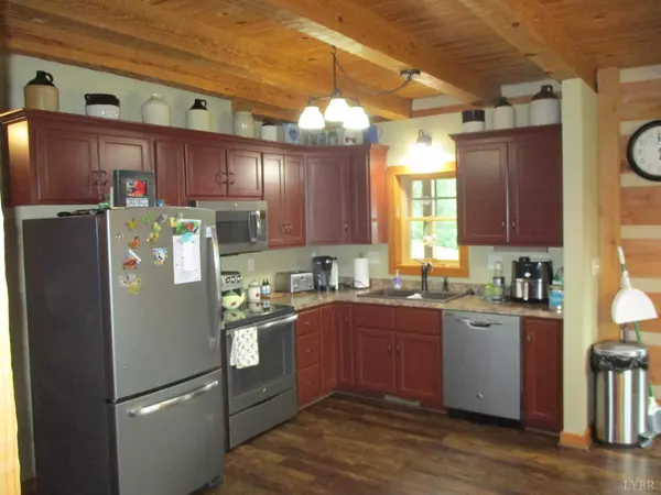 Vinton, VA 24179,3804 Saunders