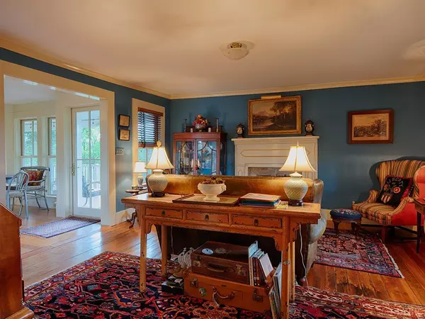 Roseland, VA 22967,9581 Patrick Henry