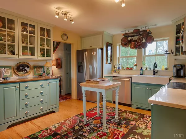 Roseland, VA 22967,9581 Patrick Henry