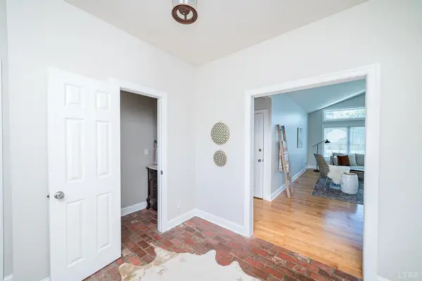 1212 Foxfire LN, Bedford, VA 24523