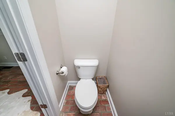 1212 Foxfire LN, Bedford, VA 24523