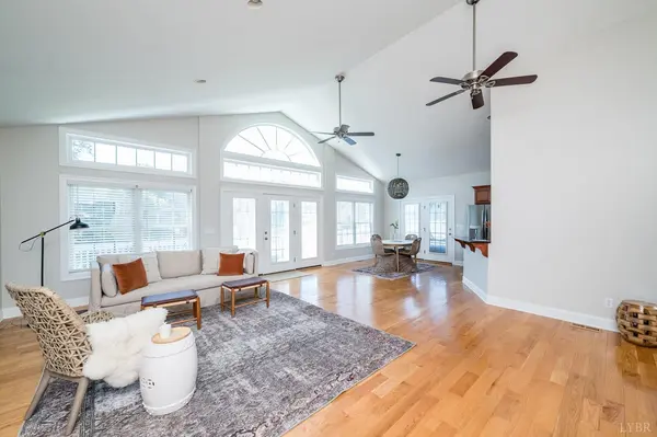 1212 Foxfire LN, Bedford, VA 24523