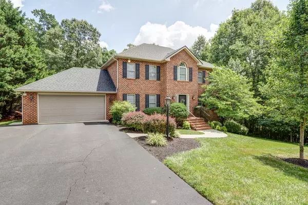 1096 Kensington Pkwy, Forest, VA 24551