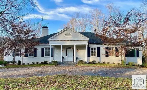 304 surrey CT, Martinsville, VA 24112