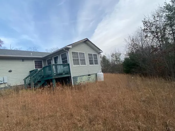 Prospect, VA 23960,852 Holiday Lake Road