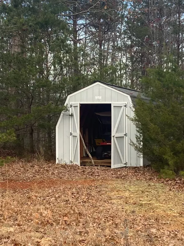 Prospect, VA 23960,852 Holiday Lake Road