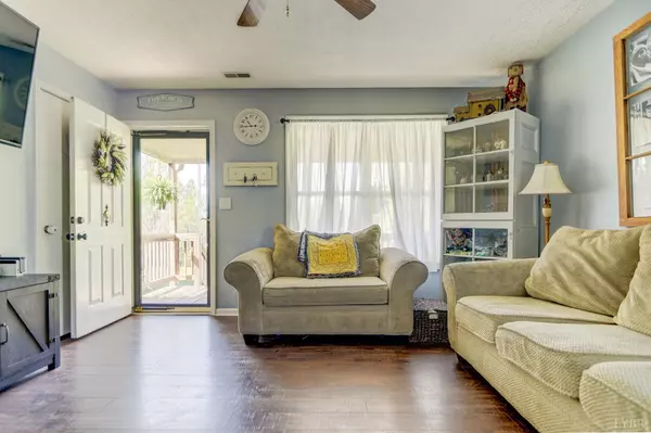 Shipman, VA 22971,324 Montreal LN