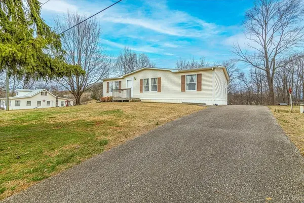 6601 Stewartsville RD, Moneta, VA 24121