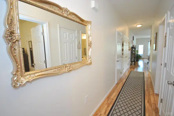 34 Shoreline DR, Lynchburg, VA 24501