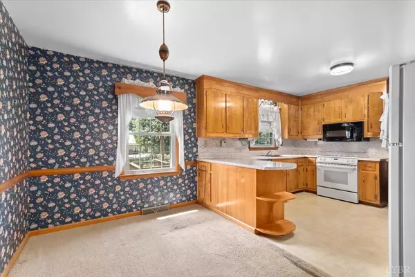 Crewe, VA 23930,106 Rock Castle AVE