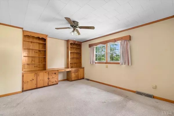 Crewe, VA 23930,106 Rock Castle AVE