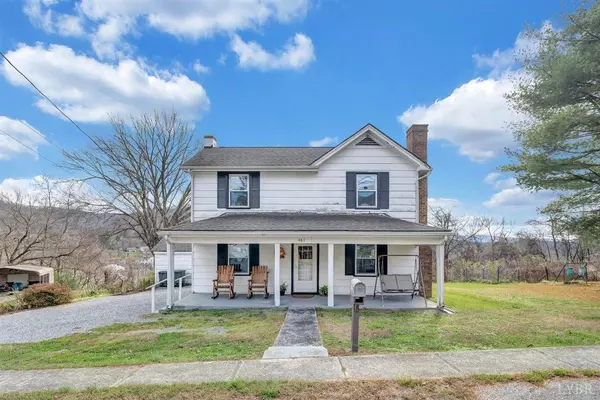 481 1st ST,  Buchanan,  VA 24066