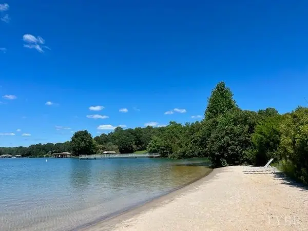 1273 Graves Harbor TRL, Huddleston, VA 24104