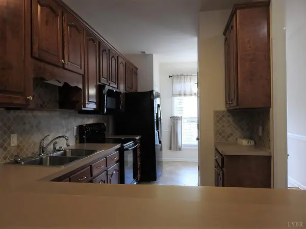 62 Shore Line DR, Lynchburg, VA 24501