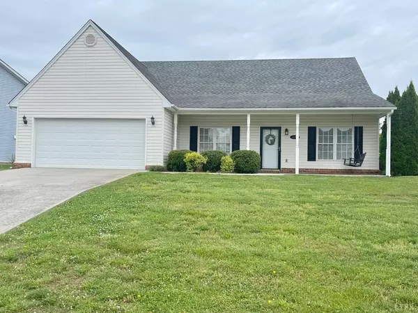 1042 New Market Loop, Forest, VA 24551