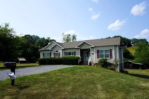 1121 Red Hill RD, Big Island, VA 24526