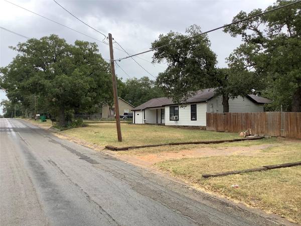 Bowie, TX 76230,1005 Roberts Street