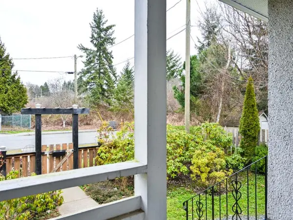 515 Pine St, Nanaimo, BC V9R 2C6