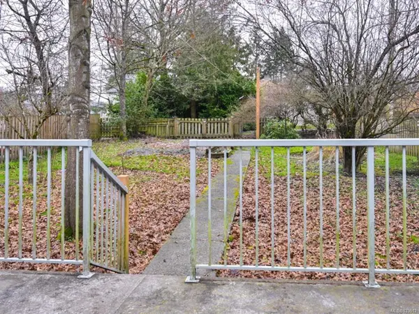 515 Pine St, Nanaimo, BC V9R 2C6