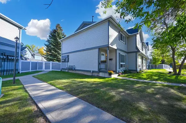 Calgary, AB T2B 2T8,75 Erin Croft CRES SE #26