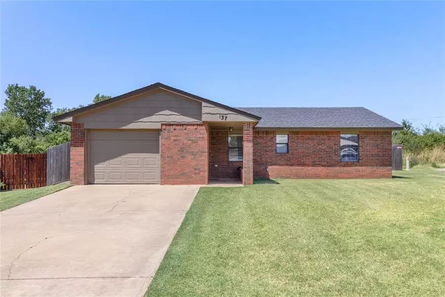 137 Elmwood, Weatherford, OK 73096