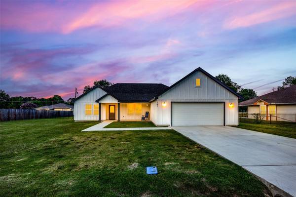 107 Tanglewood Drive, Tool, TX 75143