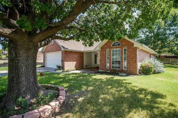 1533 Shadow Run, Weatherford, TX 76086