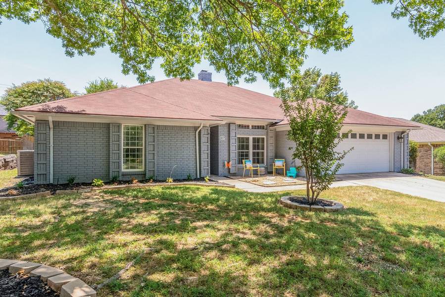 317 Marseille Drive, Hurst, TX 76054