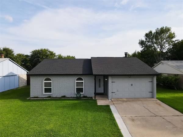 1009 Santa Fe Trail, Grand Prairie, TX 75052