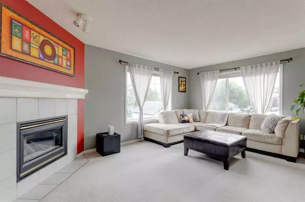 Calgary, AB T3A5P4,9776 Hidden Valley DR NW