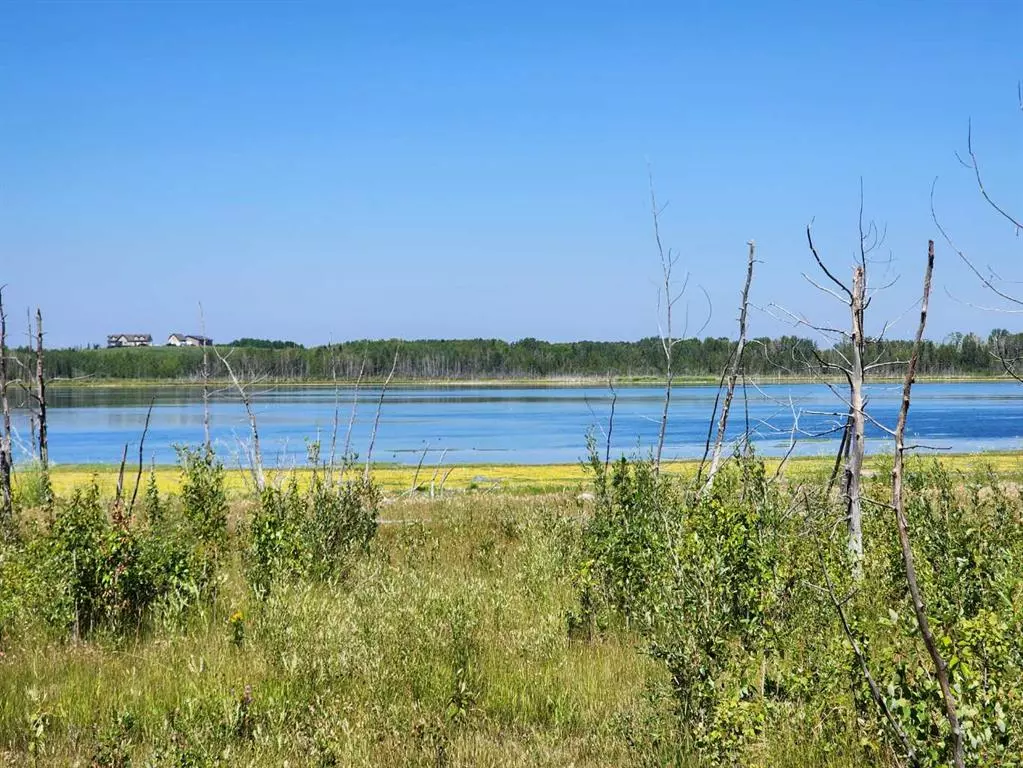 Cochrane Lake, AB T4C 2A9,52 Cochrane Lake TRL