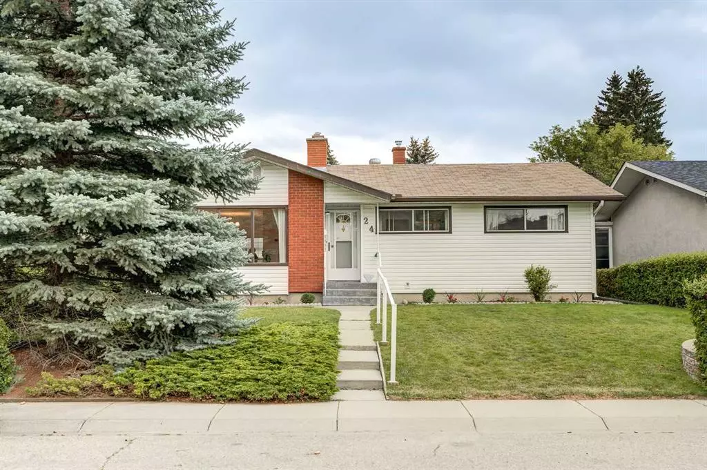 Calgary, AB T2L 1N3,24 Braden CRES NW