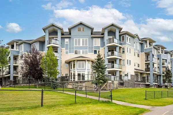 Calgary, AB T3K 0E3,108 Country Village CIR NE #108