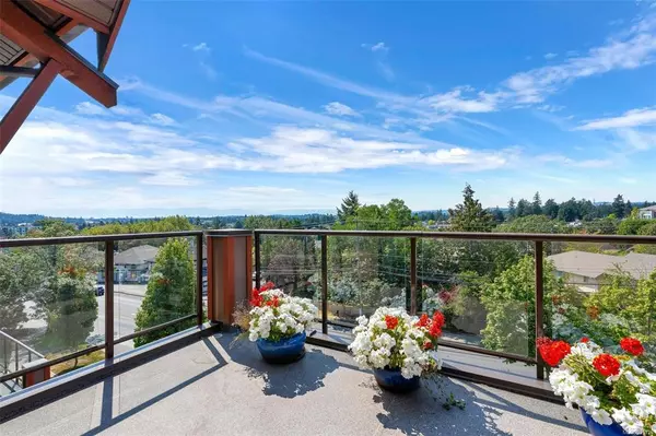 Saanich, BC V8Z 3G3,4529 West Saanich Rd #412