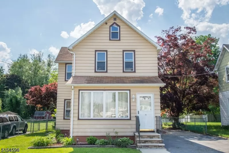 48 Howard St, Pompton Lakes Boro, NJ 07442