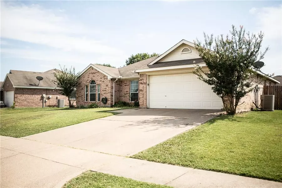 409 Barbara Jean Lane, Burleson, TX 76028