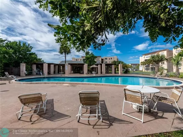 Lauderdale Lakes, FL 33311,2860 Somerset Drive  #310K