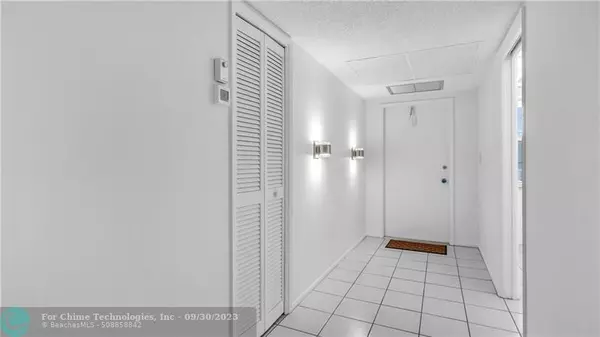 Pompano Beach, FL 33069,3351 S Palm Aire Dr  #303