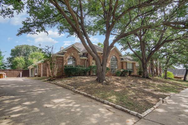 7621 Shadow Wood Drive, North Richland Hills, TX 76182