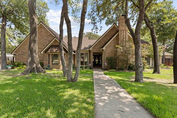 3924 Brookside Drive, Bedford, TX 76021