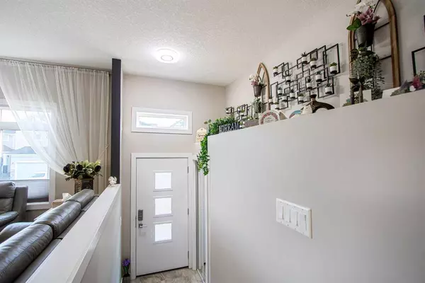 Calgary, AB T3R 1T5,34 Sage Bluff MNR NW