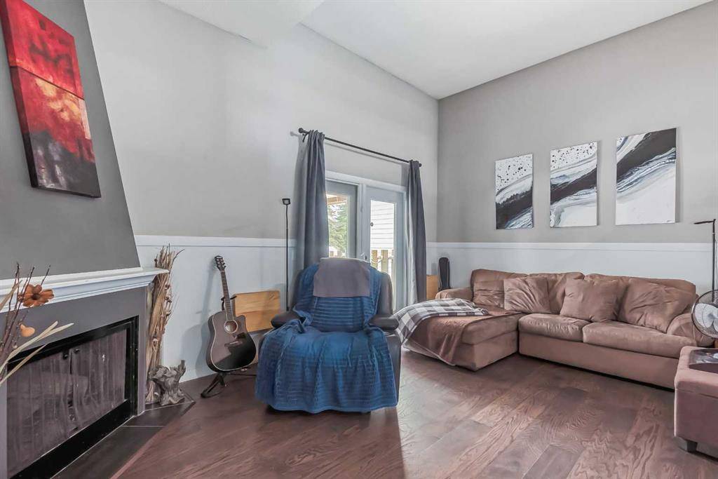 Calgary, AB T2A 6E1,919 38 ST NE #306