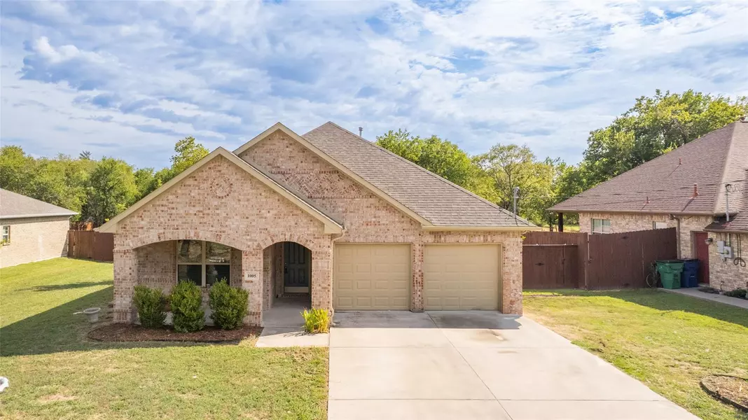 1005 Division Street, Greenville, TX 75401