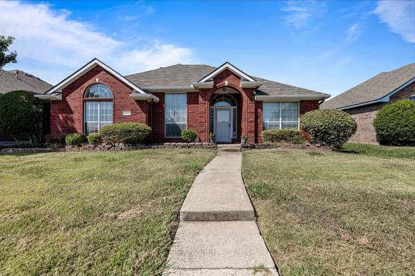 1922 Woodglen Drive, Mesquite, TX 75149